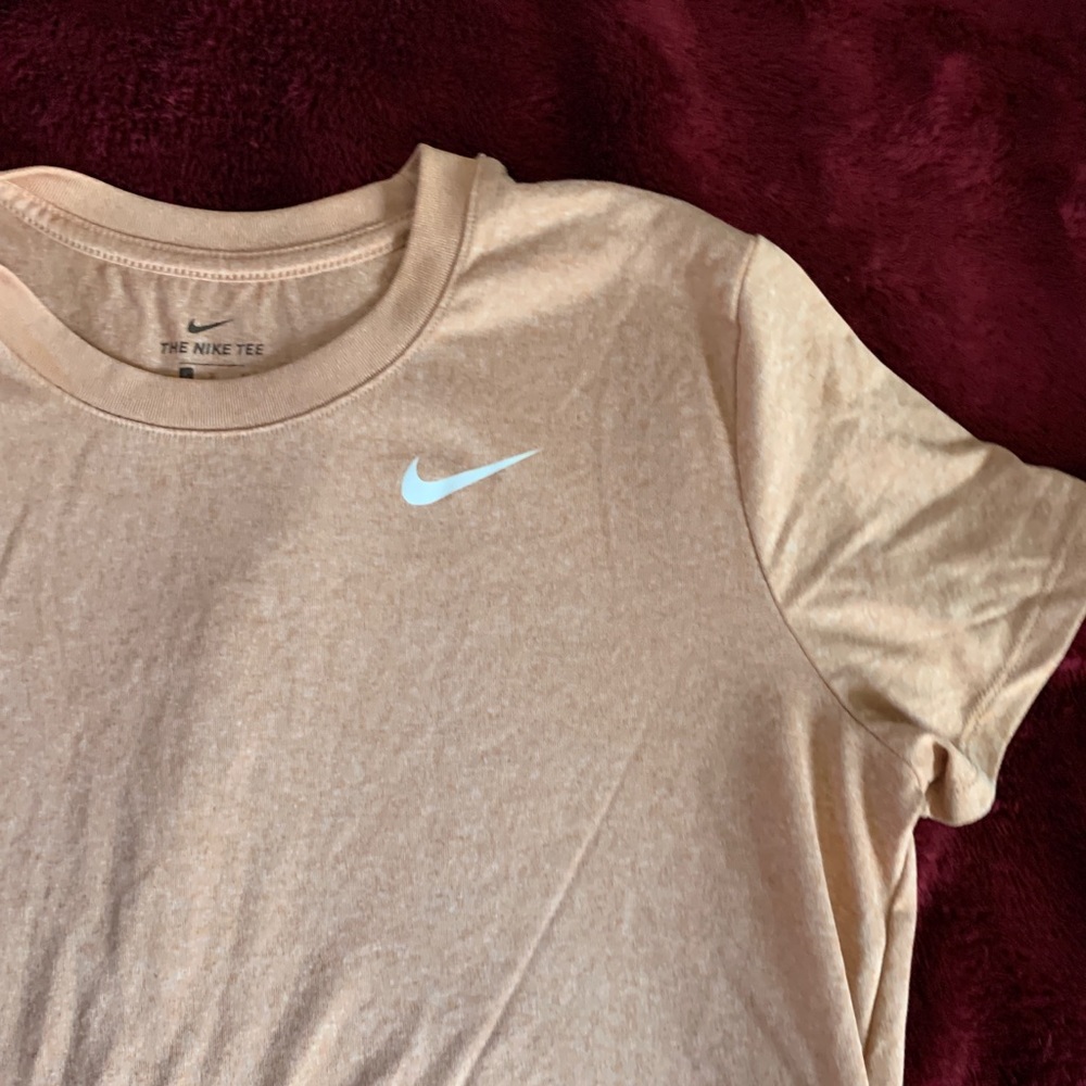 NIKE tee 🎉🎉